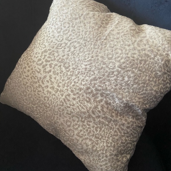 Animal Print Decorative Pillows - Picture 4 of 4